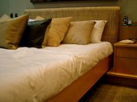 bedroom-bed-linen-1-1512942-640x480